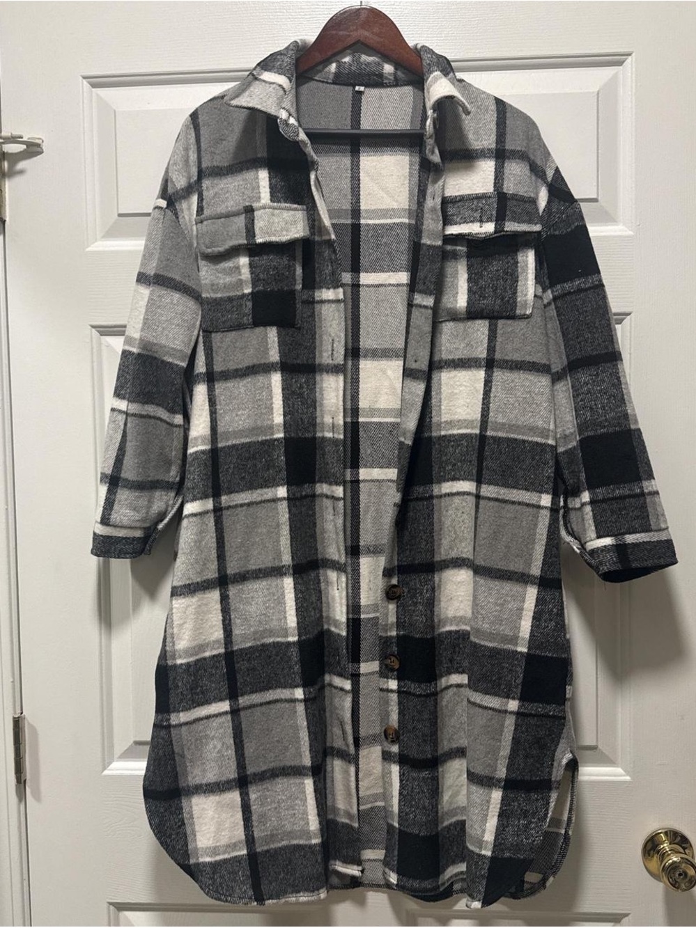 Women's Black & Gray Plaid Long Shacket